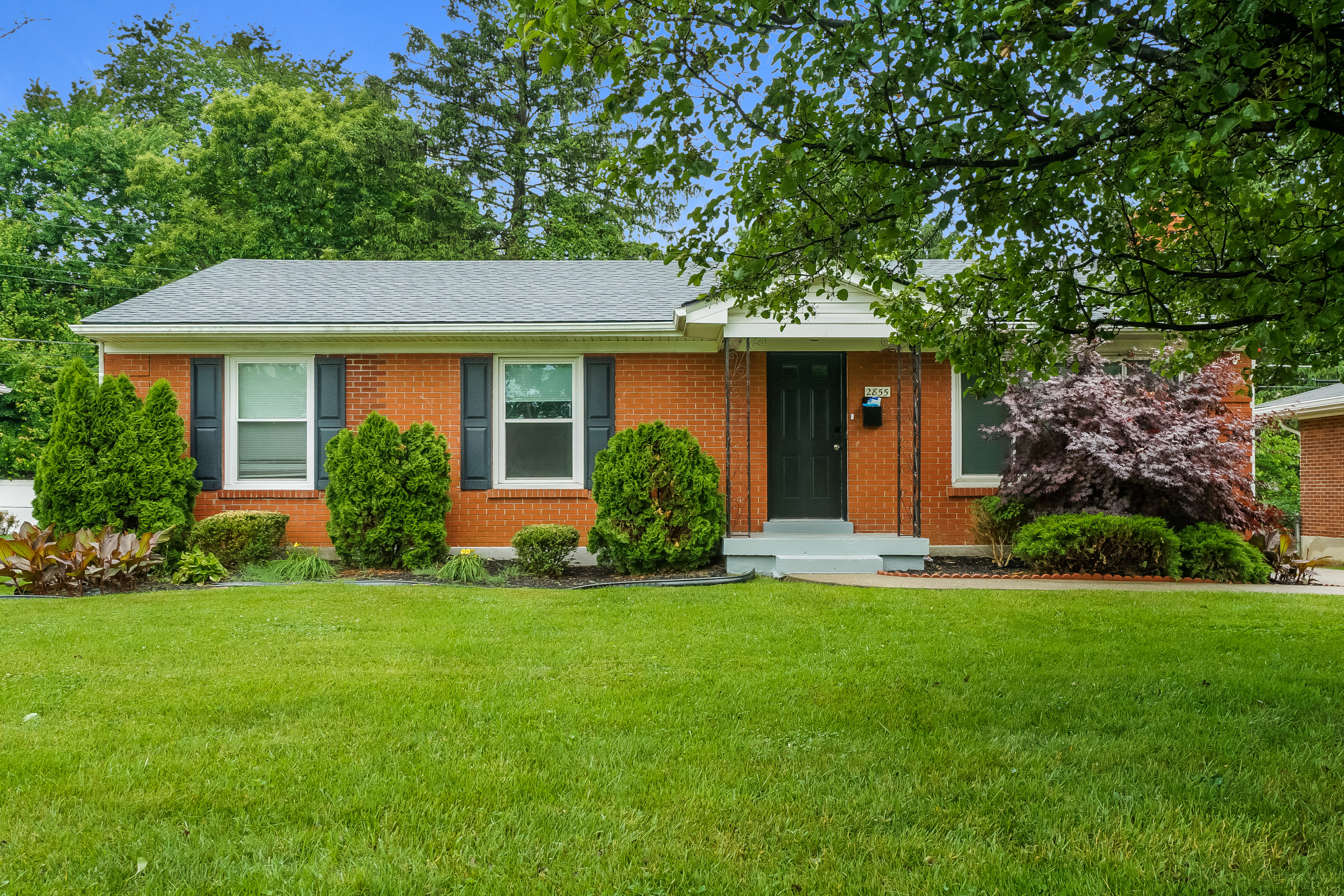 2855 Klondike Ln Louisville, KY 40218